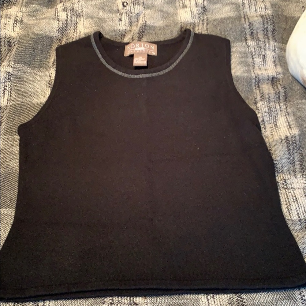 Petite black knit vest PM EUC